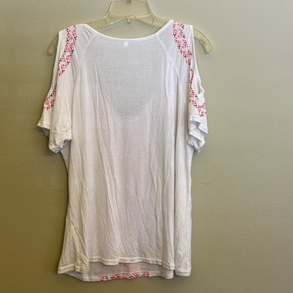 Boho adorable open shoulder shirt with tie in front XXL could fit smaller - Picture 5 of 8